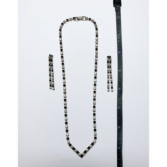 VINTAGE 1980's BLACK AND SILVER RHINESTONE EARRING AND NECKLACE SET - Picture 12 of 13